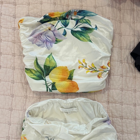 More to come revolve two piece lemon set - Picture 2 of 3